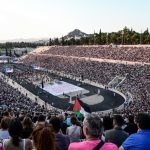 Κατάμεστο το Καλλιμάρμαρο για τη συμπλήρωση 100 χρόνων από τη γέννηση του Μίκη Θεοδωράκη