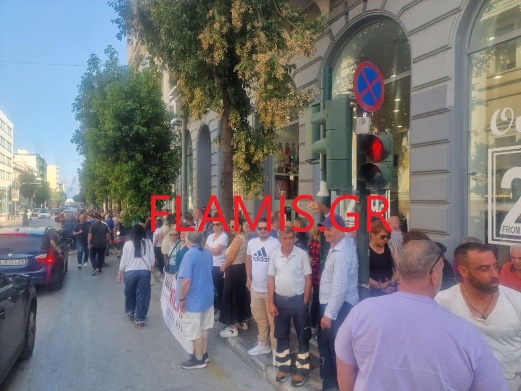ΠΑΤΡΑ - ΤΩΡΑ: Δεκάδες έξω από τα Δικαστήρια - Ζητούν δικαίωση από το ΣτΕ - ΦΩΤΟ ΚΑΙ ΒΙΝΤΕΟ