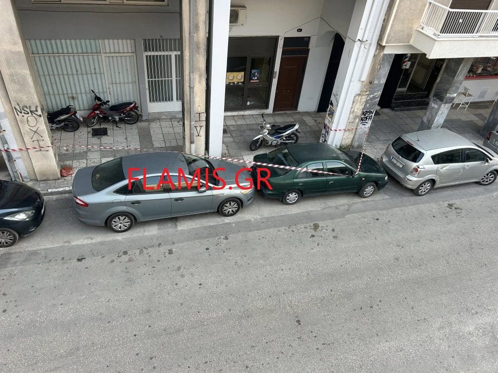 ΠΛΑΤΕΙΑ ΠΥΡΟΣΒΕΣΤΕΙΟΥ: Θα θρηνούσαμε θύματα από την πτώση σοβάδων και κομματιών μπετό! Ζημιές και σε ΙΧ στην Κολοκοτρώνη