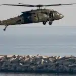 Συνελήφθη 26χρονος Αζέρος που φωτογράφιζε στρατιωτικές εγκαταστάσεις στη Σούδα
