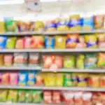 Σούπερ μάρκετ: Αυξήσεις τιμών 2,5% τον Μάιο – Ανατιμήσεις σε σοκολάτες, φρούτα, κρέατα