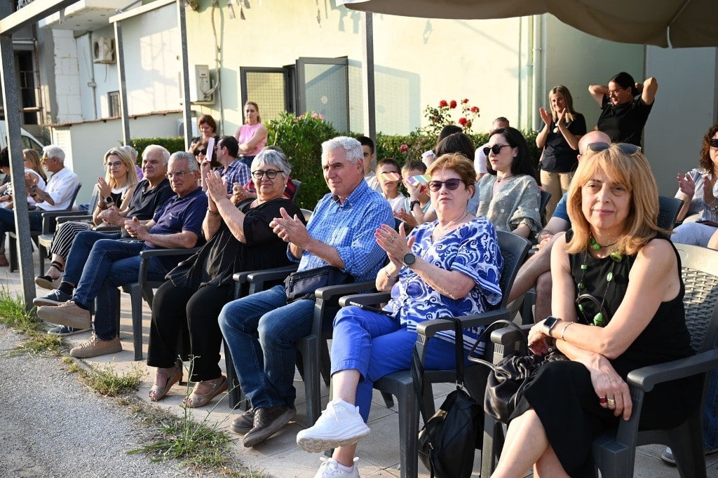 Η ΚΑΛΟΚΑΙΡΙΝΗ ΓΙΟΡΤΗ ΤΟΥ ΚΔΑΠΑμεΑ «ΚΟΜΑΙΘΩ» ΜΕ ΤΗ ΣΥΜΜΕΤΟΧΗ ΔΕΚΑΔΩΝ ΠΑΙΔΙΩΝ ΚΑΙ ΜΑΘΗΤΩΝ ΤΟΥ 62ου ΔΗΜΟΤΙΚΟΥ ΣΧΟΛΕΙΟΥ
