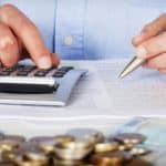 Χρέη στην Εφορία: Ένα βήμα πριν τις κατασχέσεις πάνω από 2,2 εκατ. φορολογούμενοι – Ετοιμάζονται λίστες οφειλετών