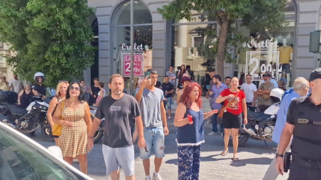 Πάτρα - Δυτική Ελλάδα Στην Πάτρα για την απολογία της η Ειρήνη Μουρτζούκου – Έφτασε στα δικαστήρια, οργή και αποδοκιμασίες από το πλήθος – (ΦΩΤΟ & ΒΙΝΤΕΟ) Αρχείο εικόνας WhatsApp 2025 07 13 στις 10.58.15 0d35fc92