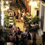 ΠΑΤΡΑ: Καταγγελίες με ένα κλικ για τα τραπεζάκια που «καταπίνουν» τους δημόσιους χώρους