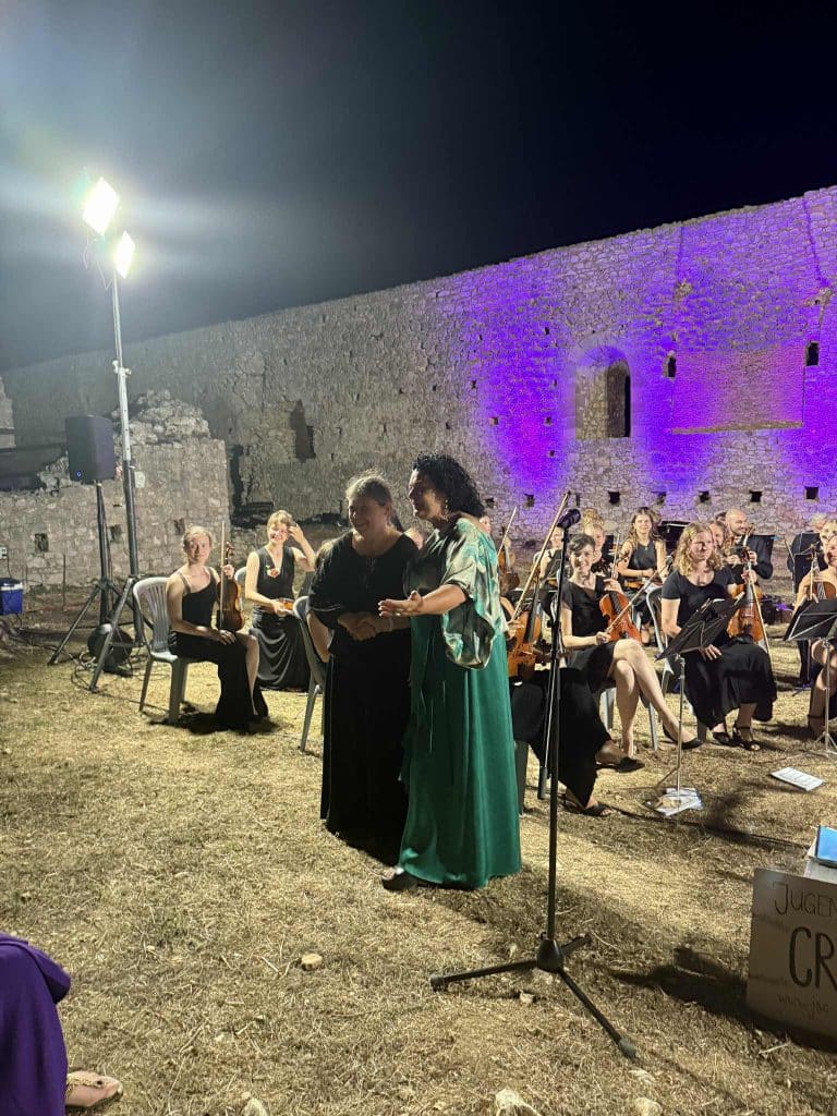 Διεθνές Φεστιβάλ Ανδραβίδας-Κυλλήνης: Μάγεψε η Συμφωνική Ορχήστρα Νέων Ζυρίχης στο Κάστρο Χλεμούτσι