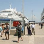 Γιατί ο κόσμος επιλέγει να πάει διακοπές τον Ιούλιο;