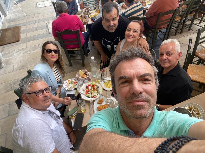 ΝΕΚΤΑΡΙΟΣ ΦΑΡΜΑΚΗΣ: Συνάντηση με δημοσιογράφους και... δήλωση για τις πυρκαγιές
