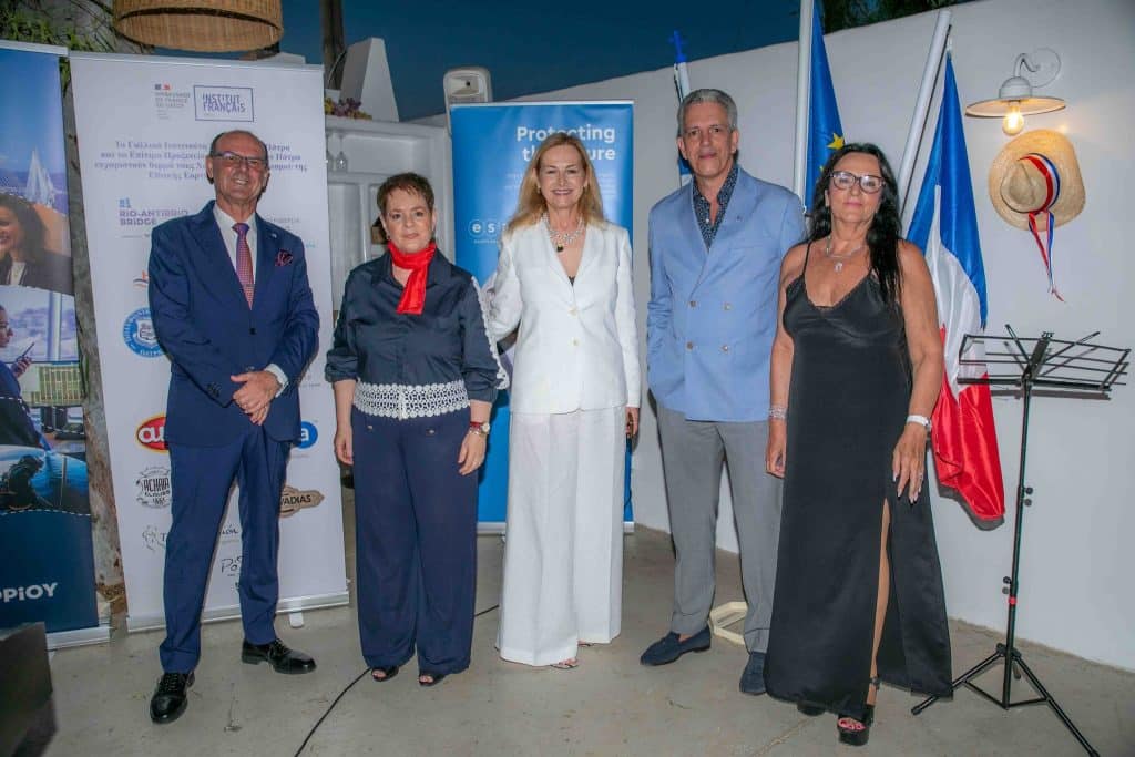 ΔΕΙΤΕ ΠΟΛΛΕΣ ΦΩΤΟ ΚΑΙ ΒΙΝΤΕΟ: Το Γαλλικό Ινστιτούτο στην Πάτρα γιόρτασε την 14η Ιουλίου!