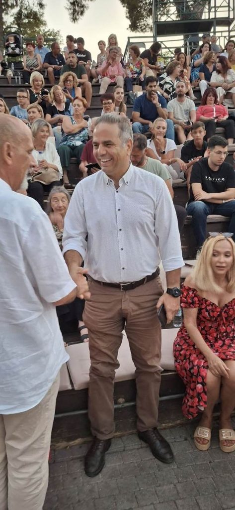 Ο Χαράλαμπος Μπονάνος σε μουσικοθεατρική παράσταση στο Αίγιο - ΦΩΤΟ