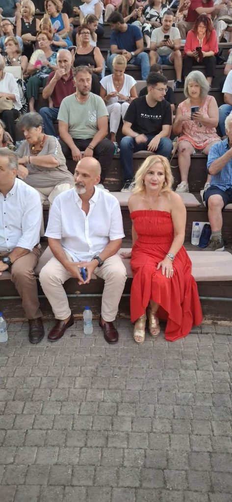 Ο Χαράλαμπος Μπονάνος σε μουσικοθεατρική παράσταση στο Αίγιο - ΦΩΤΟ