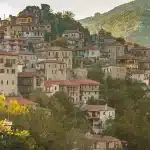 Με τα σημερινά όρια η δυνατότητα δόμησης για πάνω από 9 στους 10 οικισμούς με λιγότερους από 2.000 κατοίκους