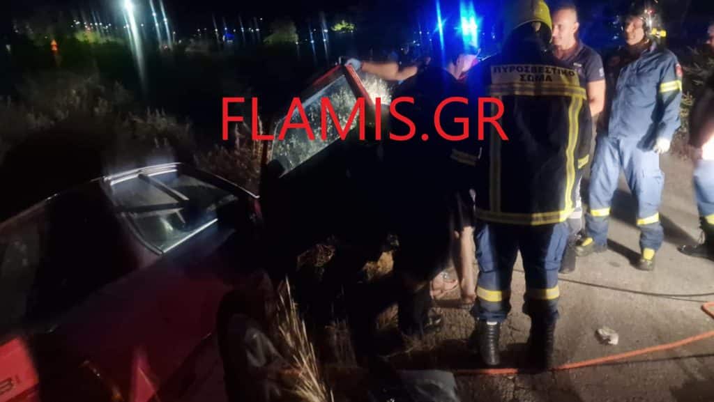 ΠΑΤΡΑ - ΤΩΡΑ: Συναγερμός στην Γλαύκου! ΙΧ βρέθηκε να "αιωρείται" σε πλάγια θέση εκτός δρόμου! Εγκλωβισμένη γυναίκα - ΦΩΤΟ