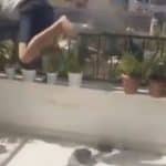 Συρία: Συγκλονιστικό βίντεο δείχνει ενόπλους να αναγκάζουν Δρούζους να πηδήξουν από μπαλκόνι – Σκληρές εικόνες