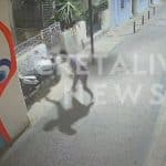 Ηράκλειο: Άνδρας σε κατάσταση αλλοφροσύνης ρίχνει στο οδόστρωμα παρκαρισμένη μηχανή – ΒΙΝΤΕΟ