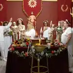 Ποιοι και πόσοι είναι οι Ελληνες δωδεκαθεϊστές και τι κρύβεται πίσω από τις χλαμύδες τους