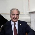 Ο Χάφταρ χαρακτήρισε ανεπιθύμητη την ευρωπαϊκή αντιπροσωπεία – Διπλωματική κρίση με τη Λιβύη