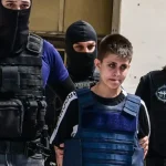 Ειρήνη Μουρτζούκου: Σε απομόνωση στις φυλακές Κορυδαλλού και υπό 24ωρη παρακολούθηση – «Έχει εμμονή με τη μητέρα του Παναγιωτάκη» λέει ο δικηγόρος της Πόπης