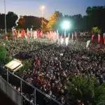 Επίθεση Οζέλ σε Ερντογάν: «Είναι αρχηγός χούντας», δήλωσε ο πρόεδρος του CHP σε συγκέντρωση υπέρ του Ιμάμογλου