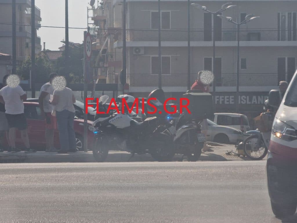 ΠΑΤΡΑ - ΦΩΤΟ: ΙΧ συγκρούστηκε με μηχανάκι και ο οδηγός έπεσε... πάνω σε δεύτερο μηχανάκι! ΑΠΙΣΤΕΥΤΕΣ ΣΚΗΝΕΣ ΣΤΗΝ ΟΔΟ ΑΜΕΡΙΚΗΣ