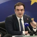 ΑΤΜ: Από 11 Αυγούστου καταργούνται οι τραπεζικές προμήθειες