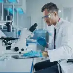 Economist: Πώς η επιστήμη κερδίζει βήμα- βήμα τον πόλεμο με τον καρκίνο