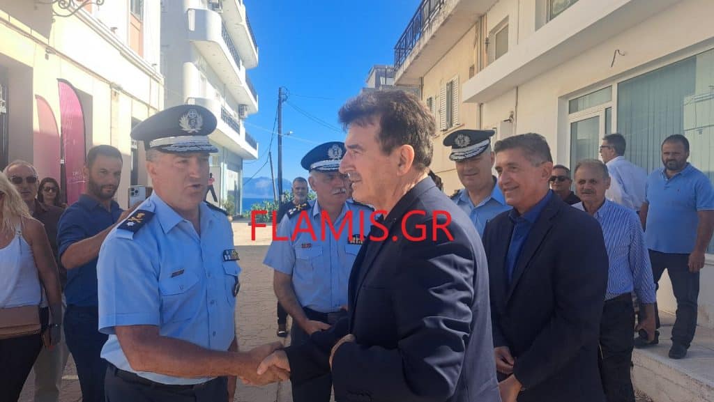 ΔΕΙΤΕ ΦΩΤΟ: Ο Γρηγόρης Αλεξόπουλος υποδέχθηκε τον Μιχάλη Χρυσοχοϊδη στην Κ. Αχαϊα