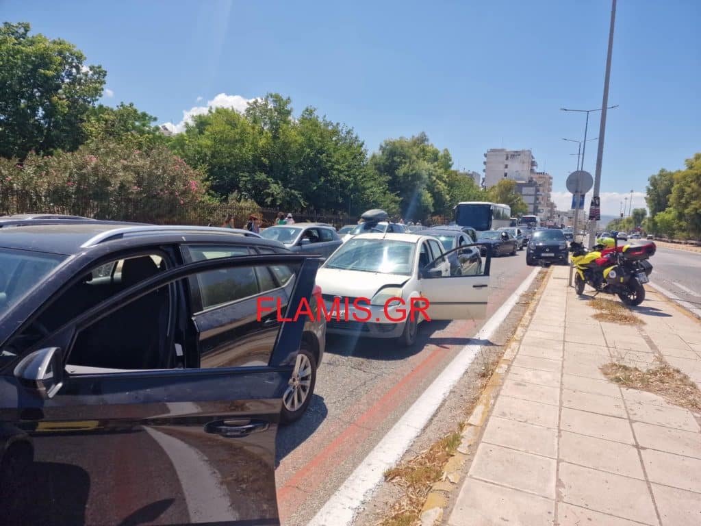 ΠΑΤΡΑ ΤΩΡΑ : Καραμπόλα στην Ακτή Δυμαίων - Τραυματίστηκαν έγκυος γυναίκα κι ένας άνδρας