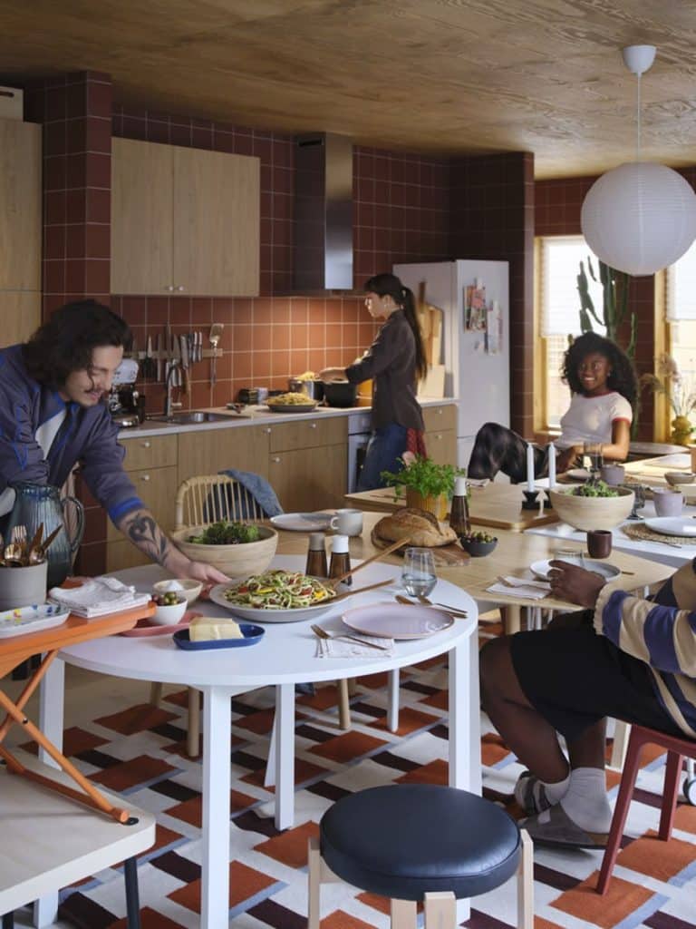 Ό,τι και αν «μαγειρεύεται», ξεκινάει από την κουζίνα! Η ΙΚΕΑ εστιάζει στον πιο ζωντανό χώρο του σπιτιού και στηρίζει κάθε νέο ξεκίνημα