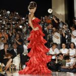 Υψηλή ραπτική: 2200 περιζήτητες μοδίστρες, 4000 πελάτισσες και τιμές που ζαλίζουν