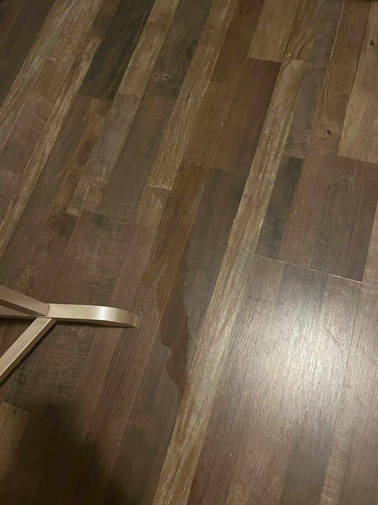 ΠΑΤΡΑ: Εφιάλτης μέσα στη νύχτα για κάτοικο του Δασυλλίου! Εσπασε αγωγός και πλημμύρισε το σπίτι της - ΒΙΝΤΕΟ
