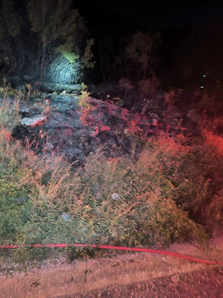 Φωτιά τη νύχτα στον Παλαιόπυργο Ναυπάκτου - ΦΩΤΟ