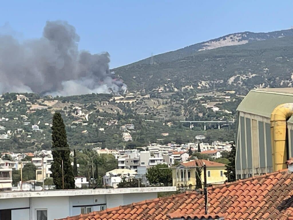ΠΑΤΡΑ - ΤΩΡΑ: Ηχησε 112! Απομακρύνονται οι κάτοικοι από Ρωμανού