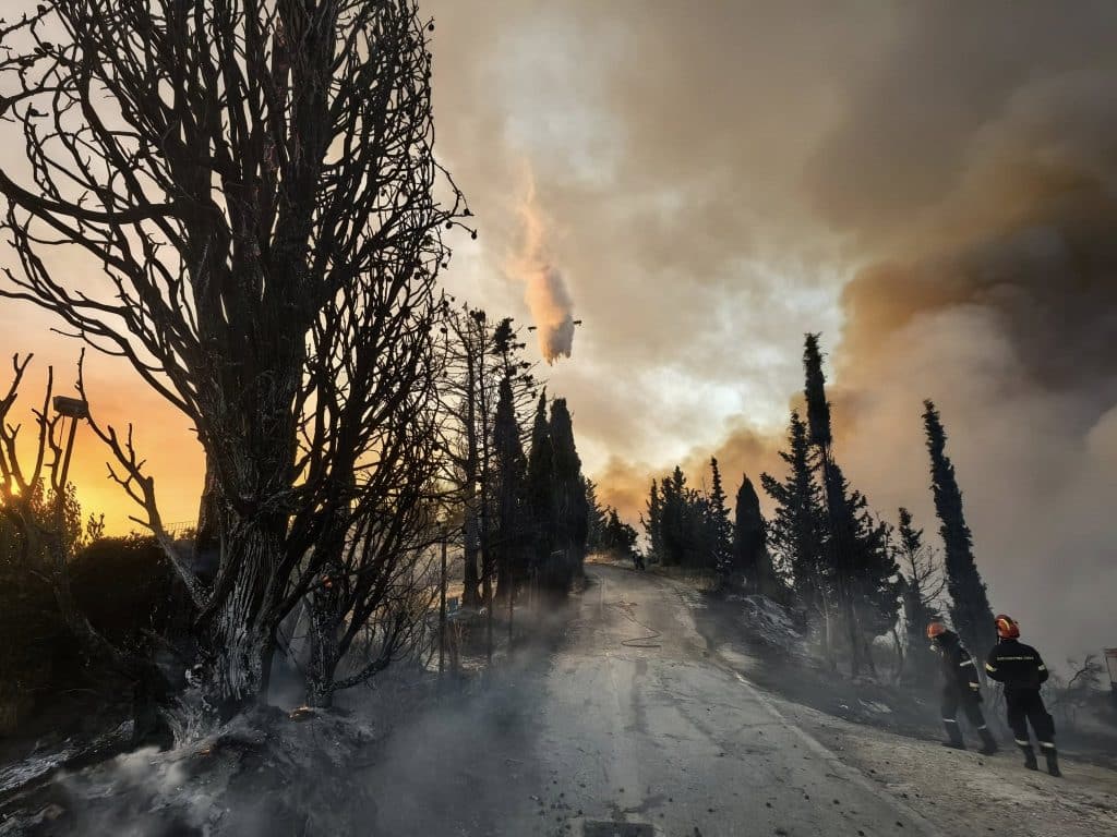 ΠΑΤΡΑ - ΔΕΙΤΕ ΦΩΤΟ: Κάηκαν σπίτια πάνω από την Αρόη - ΚΡΑΝΙΟΥ ΤΟΠΟΣ Η ΠΕΡΙΟΧΗ