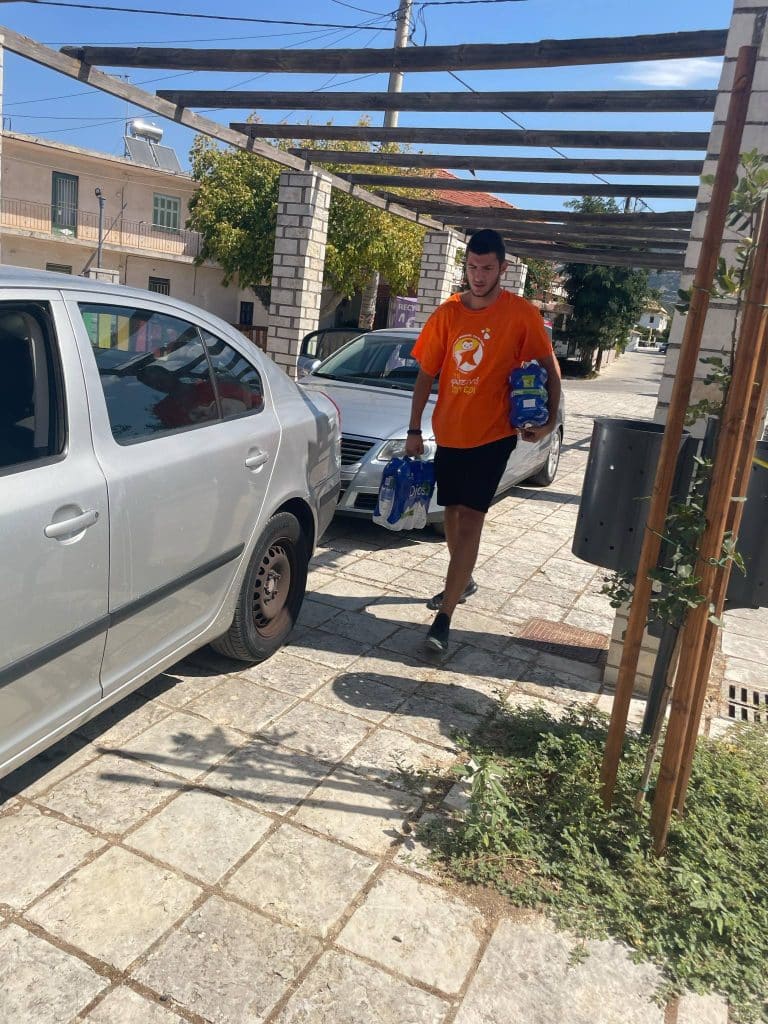 ΠΑΤΡΑ: Στο Βασιλικό με είδη πρώτης ανάγκης το ΦΩΤΕΙΝΟ ΑΣΤΕΡΙ