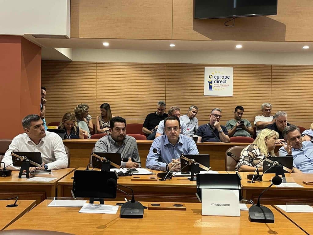 ΔΕΙΤΕ ΦΩΤΟ: Το Επιμελητήριο Αχαϊας κοντά στους πληγέντες