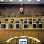 Δίκη Novartis: Bόμβες κατά πολιτικών προσώπων από τη γραμματέα του Κώστα Φρουζή – «Δέκα ολόκληρα χρόνια είμαι ζωντανή νεκρή»