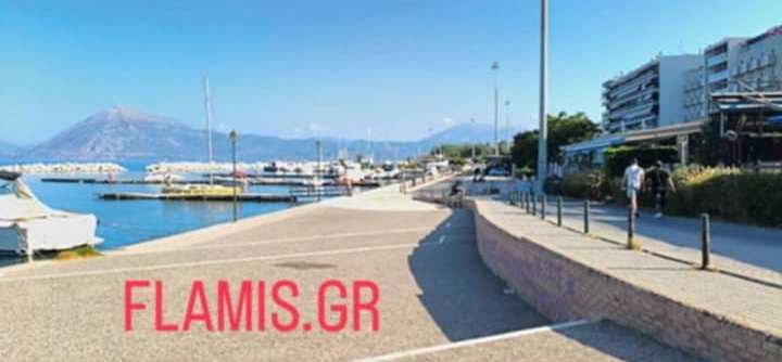 Πάτρα: Πανικός στην Ηρώων Πολυτεχνείου - Δίκυκλο με νεαρούς καρφώθηκε σε κολωνάκι (ΔΕΙΤΕ ΦΩΤΟ)