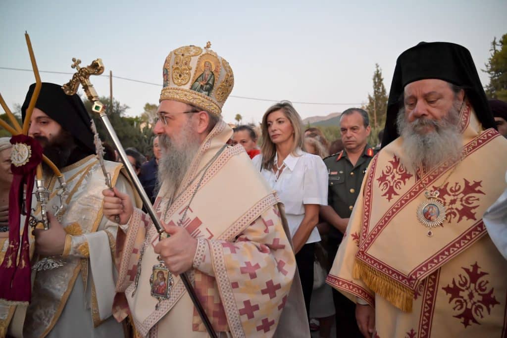 ΔΕΙΤΕ ΦΩΤΟ: Εγκώμια της Υπεραγίας Θεοτόκου στο Γηροκομειό FAU 6572