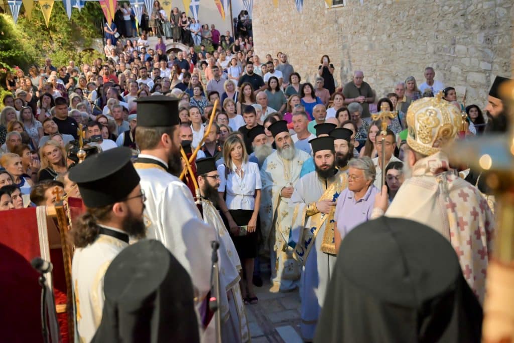 ΔΕΙΤΕ ΦΩΤΟ: Εγκώμια της Υπεραγίας Θεοτόκου στο Γηροκομειό FAU 6594