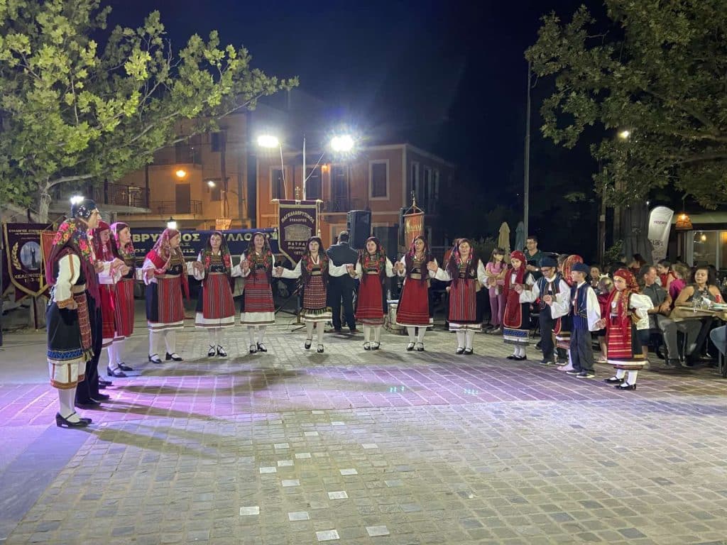 ΠΑΓΚΑΛΑΒΡΥΤΙΝΟΣ ΣΥΛΛΟΓΟΣ ΠΑΤΡΩΝ: Με μεγάλη επιτυχία το "αντάμωμα" - ΦΩΤΟ