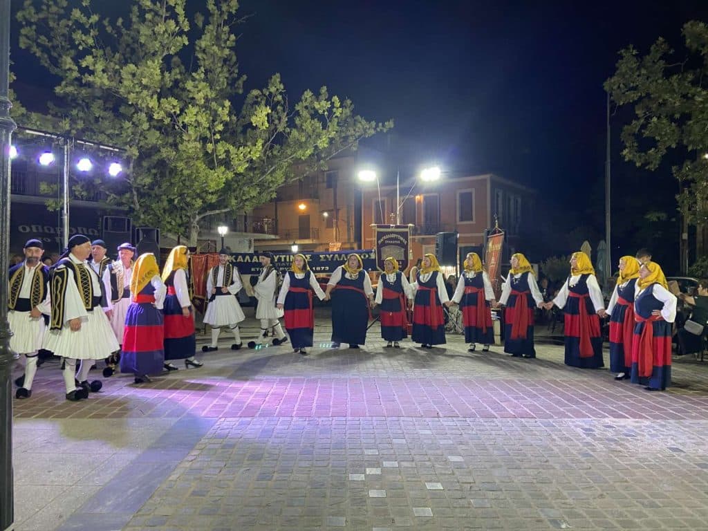 ΠΑΓΚΑΛΑΒΡΥΤΙΝΟΣ ΣΥΛΛΟΓΟΣ ΠΑΤΡΩΝ: Με μεγάλη επιτυχία το "αντάμωμα" - ΦΩΤΟ