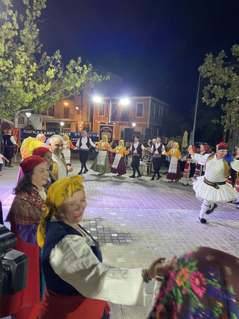 ΠΑΓΚΑΛΑΒΡΥΤΙΝΟΣ ΣΥΛΛΟΓΟΣ ΠΑΤΡΩΝ: Με μεγάλη επιτυχία το "αντάμωμα" - ΦΩΤΟ