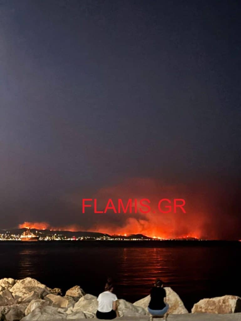 Ζωσμένο στις φλόγες: Θεριανό - Καμίνια - Άνω Τσουκαλέικα - Άνω Βραχνέικα - Δείτε Νυχτερινά ΒΙΝΤΕΟ
