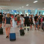 Τουρισμός 2025: Σε ποιες περιοχές αυξήθηκαν οι διεθνείς αφίξεις το πρώτο εξάμηνο