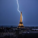 Βαρομετρικό χαμηλό στην Ευρώπη: Το γαλλικό αδιέξοδο, οι τριγμοί στις αγορές και η απειλή της επιστροφής του ΔΝΤ