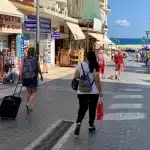 Ηράκλειο: Επιχειρηματίας πήρε χρήματα από Ισραηλινούς τουρίστες για να τους κάνει εκδρομή και εξαφανίστηκε