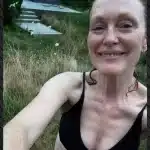 Τζούλιαν Μουρ: Η φωτογραφία στο Instagram δίχως ίχνος μακιγιάζ