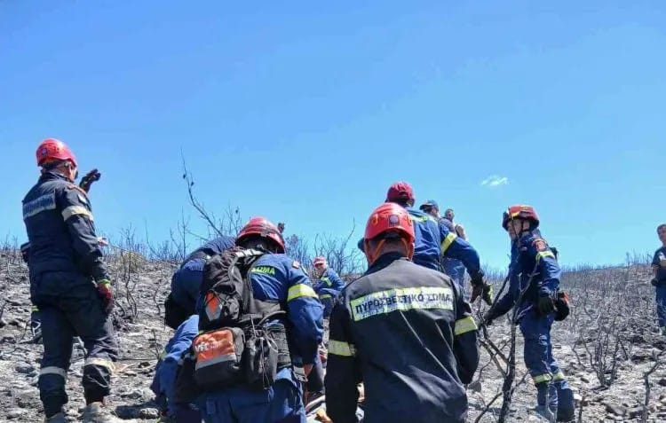 ΠΑΤΡΑ: Σοβαρά τα τραύματα του πυροσβέστη που έπεσε στη χαράδρα στην περιοχή Μπάλα - ΔΕΙΤΕ ΤΙ ΥΠΕΣΤΗ
