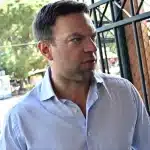 Με Τζάκρη και σήμερα ο Κασσελάκης στην Πάτρα για τους πυρόπληκτους